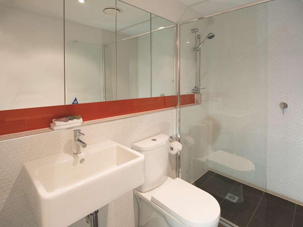 Oaks Melbourne South Yarra Suites Room photo